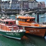 vedette au port
